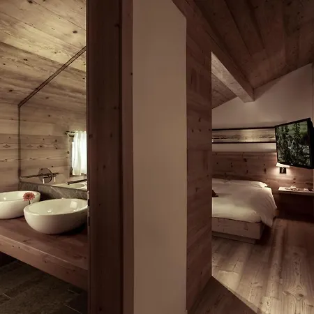 Hotell Chesa Stuva Colani 4*