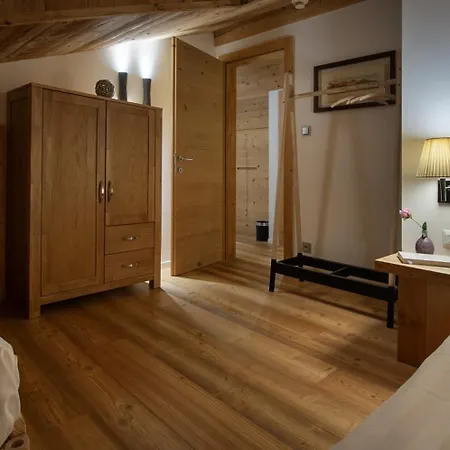 Chesa Stuva Colani 4* Madulain