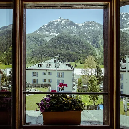 Hotel Chesa Stuva Colani Madulain