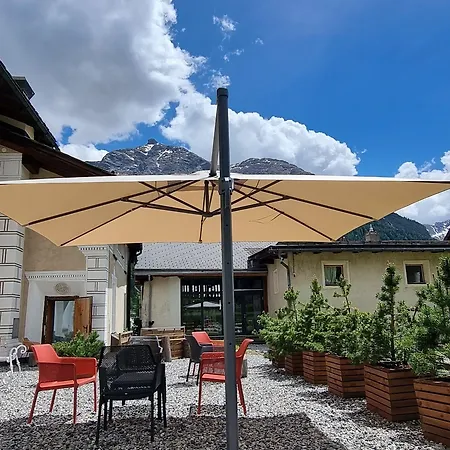 Szálloda Chesa Stuva Colani Madulain