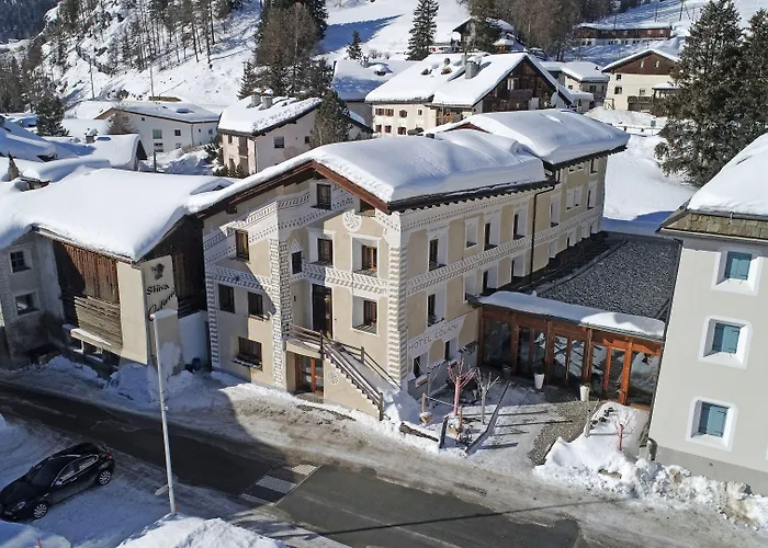 Chesa Stuva Colani Hotel 4*