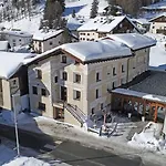 Chesa Stuva Colani Hotel 4*