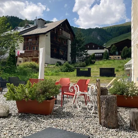 Chesa Stuva Colani Hotel 4*