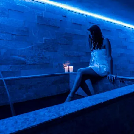 Chesa Stuva Colani Hotell 4*